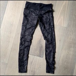 Lululemon legging, size 8